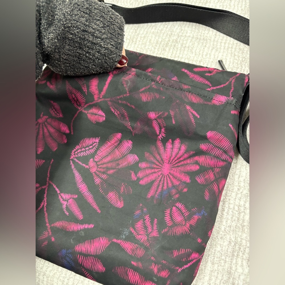 Tumi Voyageur Pink Black Abstract Nylon Crossbody Bag Adjustable Strap Travel - Picture 5 of 7